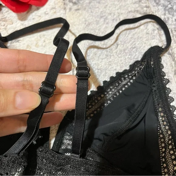 LIKE NEW Garage Black Lace Trim Bra/ Bralette P/S - Picture 12 of 13